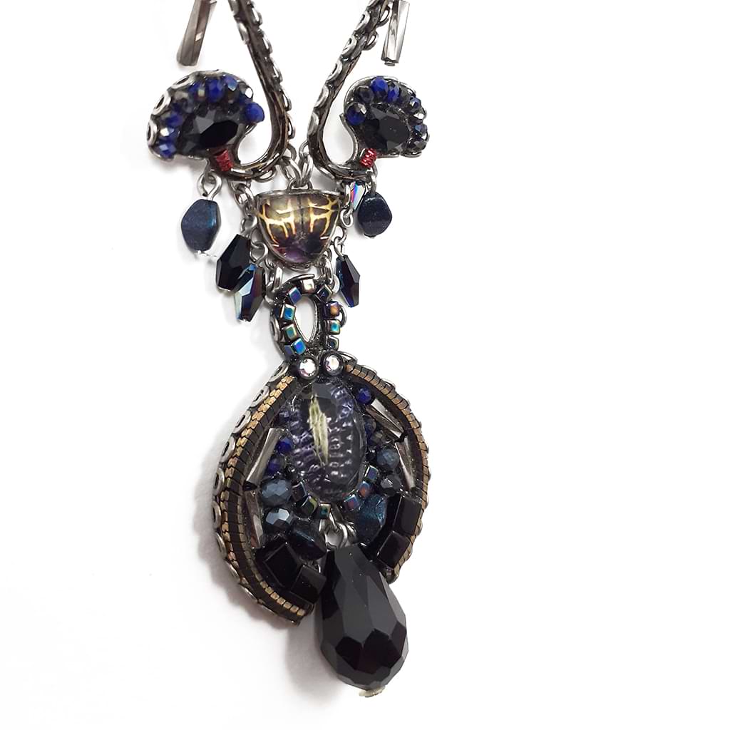 Ayala Bar. Pendant with crystals in deep blue color - Detail